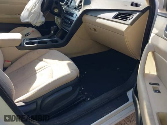 2015 Hyundai Sonata SE with VIN 5NPE24AF3FH207844, listed as a IAAI auction lot 43261480 with 121,673 mi miles and . Bid and sale history available at DreamBid. Image 5.