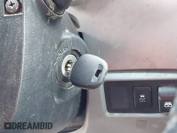 2013 Toyota Tundra Limited с VIN 5TFHW5F12DX312459, выставлен на аукционе IAAI как лот 41303176 с пробегом 289 393 миль миль и . История ставок и продаж доступна на DreamBid. Изображение 11.