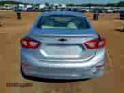 2018 Chevrolet Cruze LT z VIN 1G1BE5SM3J7178610, wystawiony jako Copart lot #80082305 z przebiegiem 65 385 mil mil oraz Czysty tytuł • Clean title. Historia ofert i sprzedaży dostępna na DreamBid. Obrazek 6.