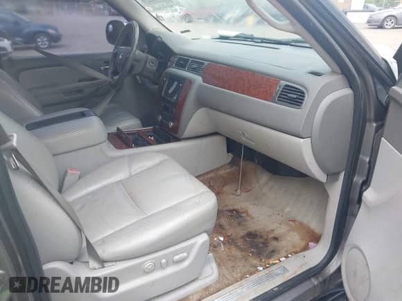 2007 Chevrolet Tahoe LT с VIN 1GNFK13077J372162, выставлен на аукционе IAAI как лот 42656552 с пробегом 218 352 миль миль и . История ставок и продаж доступна на DreamBid. Изображение 5.
