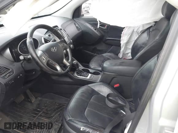 2014 Hyundai Tucson Limited z VIN KM8JU3AG0EU933074, wystawiony jako IAAI lot #41532272 z przebiegiem 158 076 mil mil oraz . Historia ofert i sprzedaży dostępna na DreamBid. Obrazek 5.