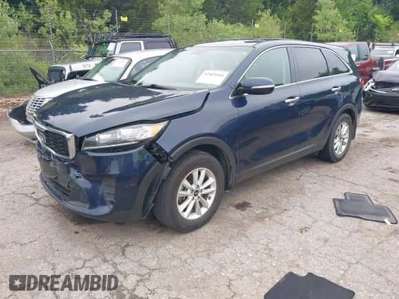 2019 Kia Sorento L с VIN 5XYPG4A30KG540438, выставлен на аукционе IAAI как лот 42405068 с пробегом 82 607 миль миль и . История ставок и продаж доступна на DreamBid. Изображение 17.