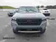 2024 Nissan Frontier SV z VIN 1N6ED1EJ2RN665691, wystawiony jako IAAI lot #43191816 z przebiegiem 10 090 mil mil oraz . Historia ofert i sprzedaży dostępna na DreamBid. Obrazek 13.