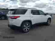 2019 Chevrolet Traverse LT z VIN 1GNEVHKW3KJ261313, wystawiony jako Copart lot #71074755 z przebiegiem 68 736 mil mil oraz Szkoda całkowita • Salvage title. Historia ofert i sprzedaży dostępna na DreamBid. Obrazek 3.