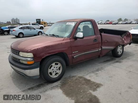 2000 Chevrolet Silverado 1500 with VIN 1GCEC14V5YE364695, listed as a Copart auction lot 54573724 with 231,727 mi miles and Salvage title. Bid and sale history available at DreamBid. Image 1.