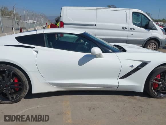2017 Chevrolet Corvette Z51 3LT with VIN 1G1YM2D72H5119735, listed as a IAAI auction lot 43405628 with 19,082 mi miles and . Bid and sale history available at DreamBid. Image 13.