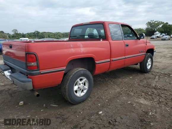 1997 Dodge 1500 z VIN 3B7HF13ZXVM599298, wystawiony jako Copart lot #74320614 z przebiegiem Nie podano mil oraz Czysty tytuł • Clean title. Historia ofert i sprzedaży dostępna na DreamBid. Obrazek 3.
