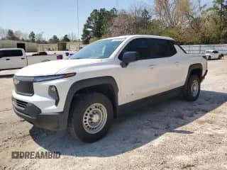 2024 Chevrolet Silverado EV Work Truck с VIN 1GC10UED9RU209170, выставлен на аукционе Copart как лот 50915245 с пробегом 5 799 миль миль и Списание • Salvage title. История ставок и продаж доступна на DreamBid. Изображение 1.