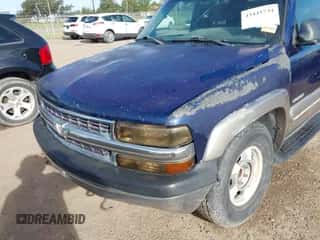 2000 Chevrolet Suburban LS z VIN 3GNEC16T8YG135679, wystawiony jako IAAI lot #43445734 z przebiegiem 275 949 mil mil oraz . Historia ofert i sprzedaży dostępna na DreamBid. Obrazek 6.