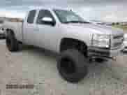 2010 Chevrolet Silverado 1500 LT with VIN 1GCSKSE35AZ123274, listed as a Copart auction lot 84593625 with 123,761 mi miles and Salvage title. Bid and sale history available at DreamBid. Image 4.