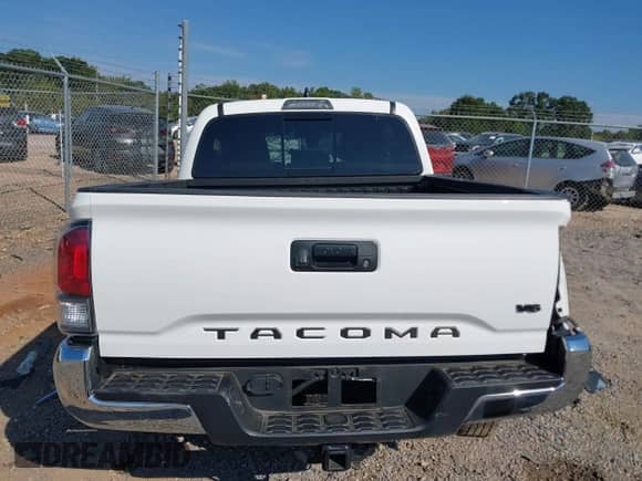 2023 Toyota Tacoma SR z VIN 3TYCZ5AN3PT159617, wystawiony jako IAAI lot #43235205 z przebiegiem Nie podano mil oraz . Historia ofert i sprzedaży dostępna na DreamBid. Obrazek 15.