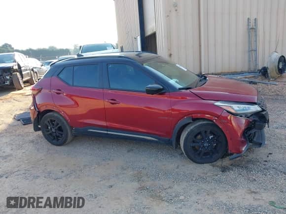 2024 Nissan Kicks SR с VIN 3N1CP5DV4RL471888, выставлен на аукционе IAAI как лот 43018127 с пробегом 21 378 миль миль и . История ставок и продаж доступна на DreamBid. Изображение 13.