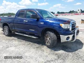 2013 Toyota Tundra z VIN 5TFRY5F16DX145389, wystawiony jako IAAI lot #42692682 z przebiegiem 64 872 mil mil oraz . Historia ofert i sprzedaży dostępna na DreamBid. Obrazek 1.
