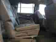 2023 Chevrolet Suburban Premier z VIN 1GNSKFKD5PR443425, wystawiony jako Copart lot #66706585 z przebiegiem 25 792 mil mil oraz Szkoda całkowita • Salvage title. Historia ofert i sprzedaży dostępna na DreamBid. Obrazek 11.