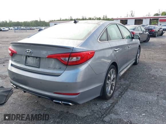 2016 Hyundai Sonata Sport z VIN 5NPE34AB6GH413252, wystawiony jako IAAI lot #43559132 z przebiegiem 99 565 mil mil oraz . Historia ofert i sprzedaży dostępna na DreamBid. Obrazek 4.