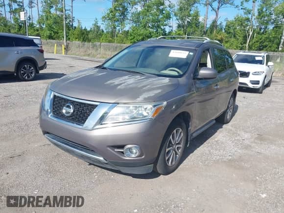 2014 Nissan Pathfinder Platinum with VIN 5N1AR2MN9EC695768, listed as a IAAI auction lot 42688632 with 181,070 mi miles and . Bid and sale history available at DreamBid. Image 2.