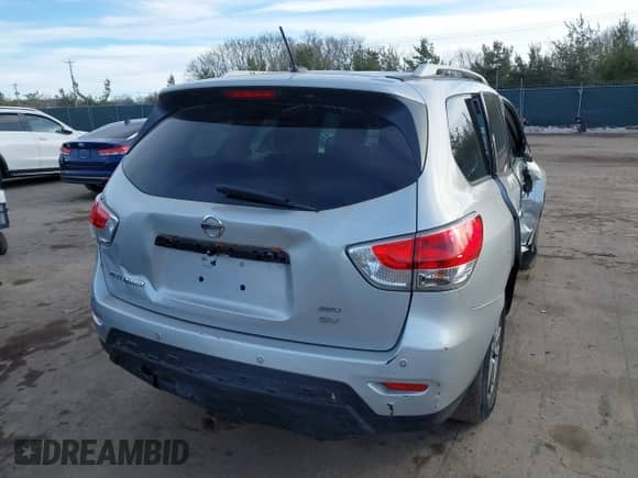 2015 Nissan Pathfinder S with VIN 5N1AR2MM9FC662522, listed as a IAAI auction lot 41431026 with 229,271 mi miles and . Bid and sale history available at DreamBid. Image 4.