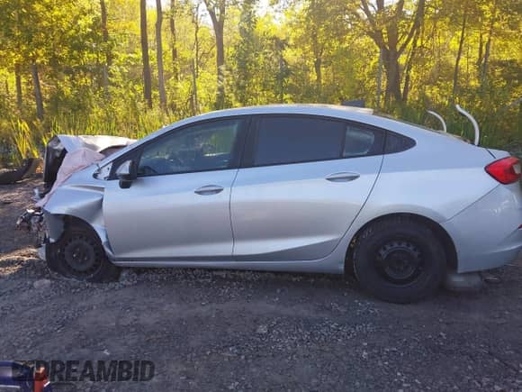 2018 Chevrolet Cruze LS с VIN 1G1BC5SM3J7105419, выставлен на аукционе IAAI как лот 43296724 с пробегом 74 493 миль миль и . История ставок и продаж доступна на DreamBid. Изображение 14.