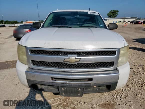 2011 Chevrolet Silverado 1500 LS z VIN 1GCRCREA7BZ318328, wystawiony jako Copart lot #67616605 z przebiegiem 243 959 mil mil oraz Szkoda całkowita • Salvage title. Historia ofert i sprzedaży dostępna na DreamBid. Obrazek 5.