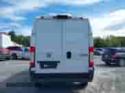 2023 Ram ProMaster Cargo z VIN 3C6LRVDG1PE563915, wystawiony jako IAAI lot #43157899 z przebiegiem 60 680 mil mil oraz . Historia ofert i sprzedaży dostępna na DreamBid. Obrazek 16.