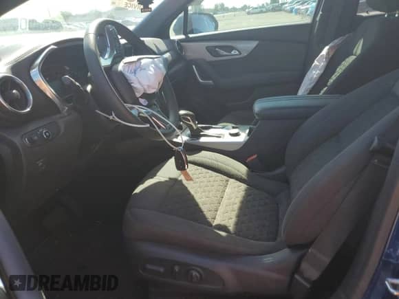 2022 Chevrolet Blazer LT z VIN 3GNKBCR48NS125331, wystawiony jako Copart lot #91179185 z przebiegiem 52 276 mil mil oraz Czysty tytuł • Clean title. Historia ofert i sprzedaży dostępna na DreamBid. Obrazek 7.