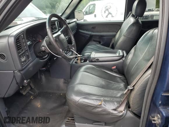 2002 Chevrolet Silverado 2500HD LS z VIN 1GCHK23U42F173771, wystawiony jako Copart lot #65200095 z przebiegiem 134 405 mil mil oraz Szkoda całkowita • Salvage title. Historia ofert i sprzedaży dostępna na DreamBid. Obrazek 7.