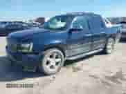 2008 Chevrolet Avalanche 2LT z VIN 3GNEC12058G309283, wystawiony jako IAAI lot #42212057 z przebiegiem 185 717 mil mil oraz . Historia ofert i sprzedaży dostępna na DreamBid. Obrazek 2.