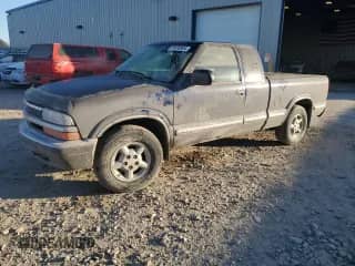 1998 Chevrolet S-10 LS with VIN 1GCDT19X1W8232907, listed as a Copart auction lot 84530904 with 144,367 mi miles and Non repairable. Bid and sale history available at DreamBid. Image 1.