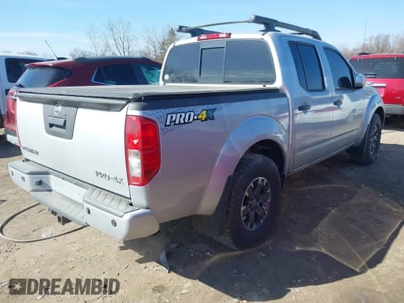 2018 Nissan Frontier SV z VIN 1N6AD0EV4JN749480, wystawiony jako IAAI lot #41892549 z przebiegiem 115 414 mil mil oraz . Historia ofert i sprzedaży dostępna na DreamBid. Obrazek 4.