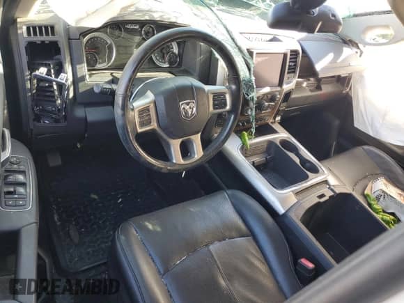 2018 Ram 1500 Laramie z VIN 1C6RR7NT4JS180492, wystawiony jako Copart lot #70473225 z przebiegiem Nie podano mil oraz Szkoda całkowita • Salvage title. Historia ofert i sprzedaży dostępna na DreamBid. Obrazek 8.