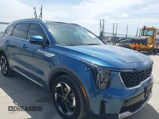 2025 Kia Sorento EX z VIN KNDRH4JGXS5313811, wystawiony jako IAAI lot #42781524 z przebiegiem 11 519 mil mil oraz . Historia ofert i sprzedaży dostępna na DreamBid. Obrazek 1.