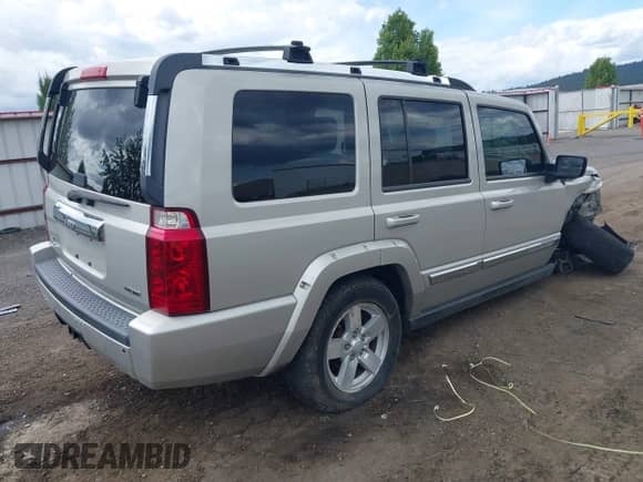 2007 Jeep Commander Limited z VIN 1J8HG58207C553525, wystawiony jako IAAI lot #42291173 z przebiegiem 151 054 mil mil oraz . Historia ofert i sprzedaży dostępna na DreamBid. Obrazek 4.