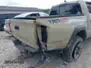 2018 Toyota Tacoma SR с VIN 3TMCZ5AN2JM160759, выставлен на аукционе IAAI как лот 42749132 с пробегом 90 340 миль миль и . История ставок и продаж доступна на DreamBid. Изображение 6.