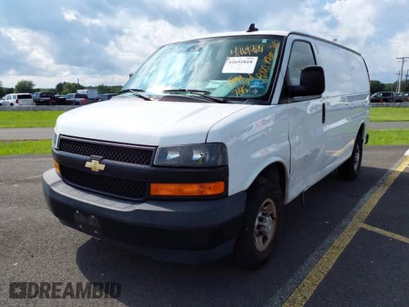 2019 Chevrolet Express Cargo z VIN 1GCWGAFP8K1370495, wystawiony jako IAAI lot #42692818 z przebiegiem 73 398 mil mil oraz . Historia ofert i sprzedaży dostępna na DreamBid. Obrazek 17.