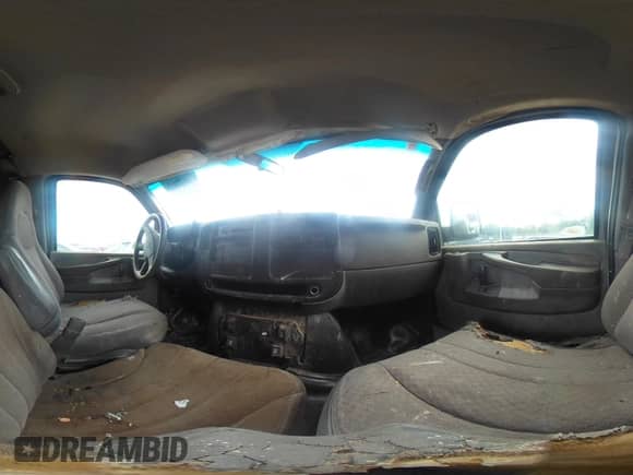 2004 Chevrolet Express Cargo с VIN 1GCGG25U841203123, выставлен на аукционе IAAI как лот 43244434 с пробегом 375 447 миль миль и . История ставок и продаж доступна на DreamBid. Изображение 18.