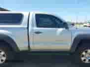 2007 Toyota Tacoma PreRunner z VIN 5TENX62N57Z390777, wystawiony jako IAAI lot #41973605 z przebiegiem 181 739 mil mil oraz . Historia ofert i sprzedaży dostępna na DreamBid. Obrazek 13.