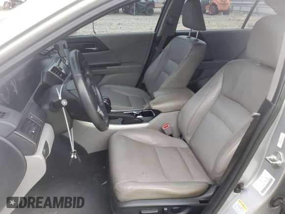 2013 Honda Accord EX-L z VIN 1HGCR2F84DA116170, wystawiony jako Copart lot #72301833 z przebiegiem 148 514 mil mil oraz Szkoda całkowita • Salvage title. Historia ofert i sprzedaży dostępna na DreamBid. Obrazek 7.