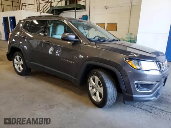 2018 Jeep Compass Latitude with VIN 3C4NJDBBXJT413086, listed as a Copart auction lot 62756545 with 110,304 mi miles and Non repairable. Bid and sale history available at DreamBid. Image 4.