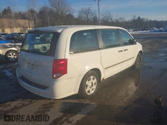 2011 Dodge Grand Caravan Cargo with VIN 2D4RN1AG0BR710134, listed as a IAAI auction lot 41385972 with 178,092 mi miles and . Bid and sale history available at DreamBid. Image 4.