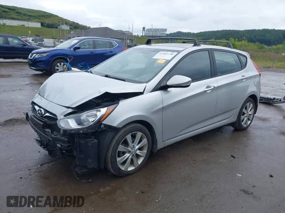 2013 Hyundai Accent SE с VIN KMHCU5AEXDU067126, выставлен на аукционе IAAI как лот 42966190 с пробегом 73 344 миль миль и . История ставок и продаж доступна на DreamBid. Изображение 18.