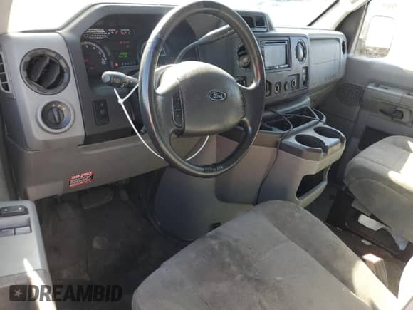 2014 Ford Econoline Cargo Commercial with VIN 1FTNE2EW0EDA19213, listed as a Copart auction lot 71137305 with 184,738 mi miles and Clean title. Bid and sale history available at DreamBid. Image 8.
