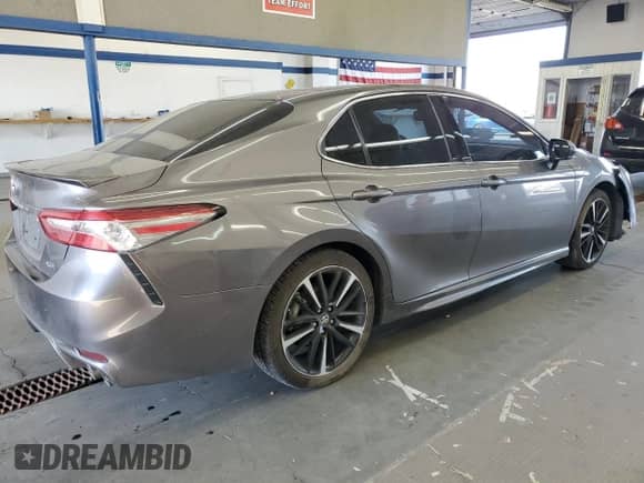 2018 Toyota Camry XSE с VIN 4T1B61HK1JU014322, выставлен на аукционе Copart как лот 85008775 с пробегом 60 227 миль миль и Списание • Salvage title. История ставок и продаж доступна на DreamBid. Изображение 3.