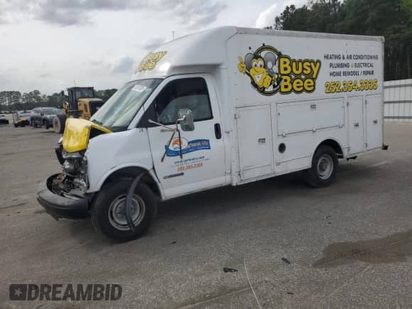2001 Chevrolet Express Commercial E23 с VIN 1GBHG31R611147016, выставлен на аукционе Copart как лот 51247835 с пробегом Не указан миль и Списание • Salvage title. История ставок и продаж доступна на DreamBid. Изображение 1.