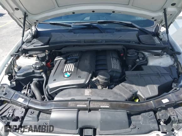 2012 BMW 3 Series 328i xDrive с VIN WBAKF5C58CE656897, выставлен на аукционе IAAI как лот 43467133 с пробегом 156 954 миль миль и . История ставок и продаж доступна на DreamBid. Изображение 10.