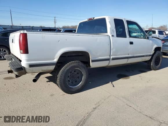1994 Chevrolet Silverado 2500 with VIN 2GCFK29K9R1129148, listed as a Copart auction lot 46867115 with 441,778 mi miles and Salvage title. Bid and sale history available at DreamBid. Image 3.