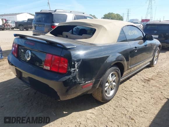 2006 Ford Mustang Standard с VIN 1ZVFT84N865148718, выставлен на аукционе IAAI как лот 43151483 с пробегом 117 522 миль миль и . История ставок и продаж доступна на DreamBid. Изображение 4.