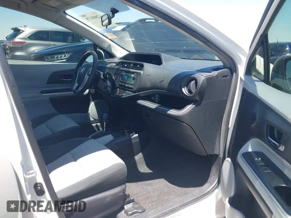 2014 Toyota Prius One z VIN JTDKDTB34E1069779, wystawiony jako IAAI lot #42808179 z przebiegiem 117 421 mil mil oraz . Historia ofert i sprzedaży dostępna na DreamBid. Obrazek 5.