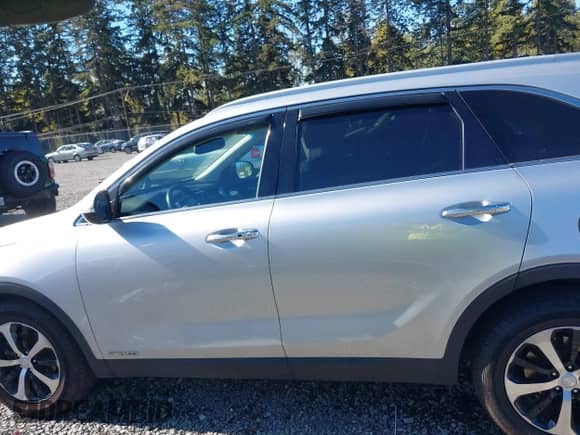 2018 Kia Sorento EX with VIN 5XYPHDA50JG366903, listed as a IAAI auction lot 43440787 with 66,418 mi miles and . Bid and sale history available at DreamBid. Image 14.