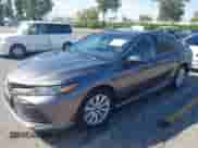 2019 Toyota Camry LE с VIN 4T1B11HK2KU715449, выставлен на аукционе IAAI как лот 43495656 с пробегом 82 639 миль миль и . История ставок и продаж доступна на DreamBid. Изображение 2.