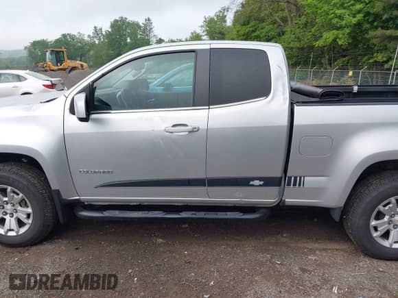 2015 Chevrolet Colorado 4WD LT z VIN 1GCHTBE36F1224918, wystawiony jako IAAI lot #42366074 z przebiegiem 60 572 mil mil oraz . Historia ofert i sprzedaży dostępna na DreamBid. Obrazek 15.